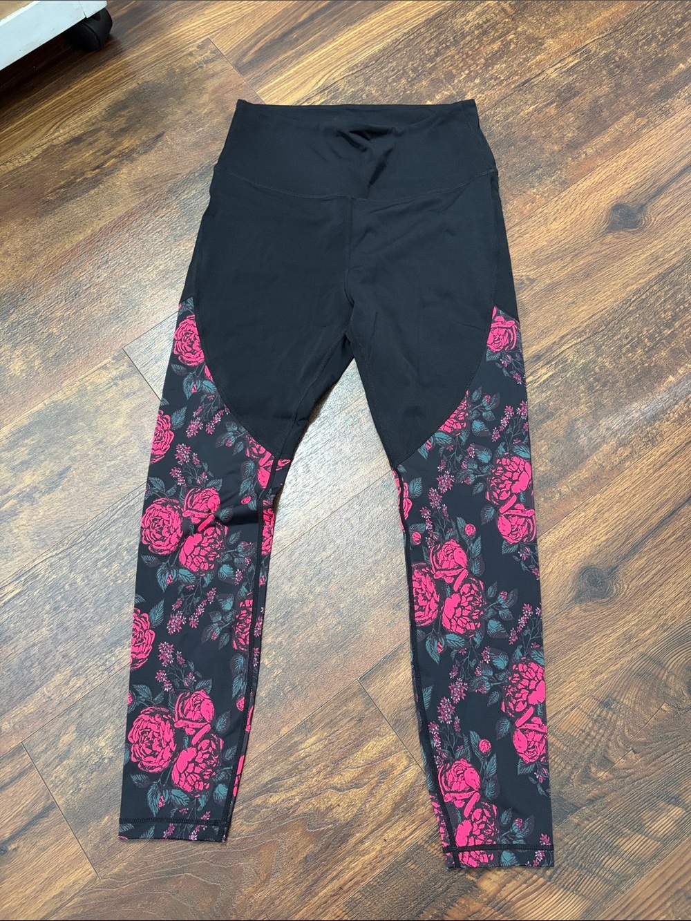 Zyia Womens M 6-8 Legging Yoga Pants Electric Crimson Rose Black Floral